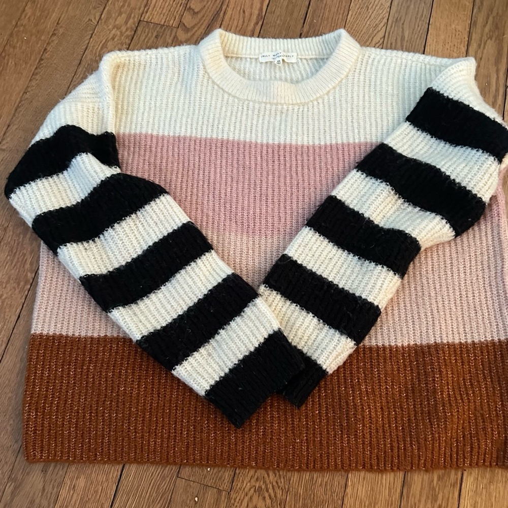 Urban outfitters sweaters never worn size small